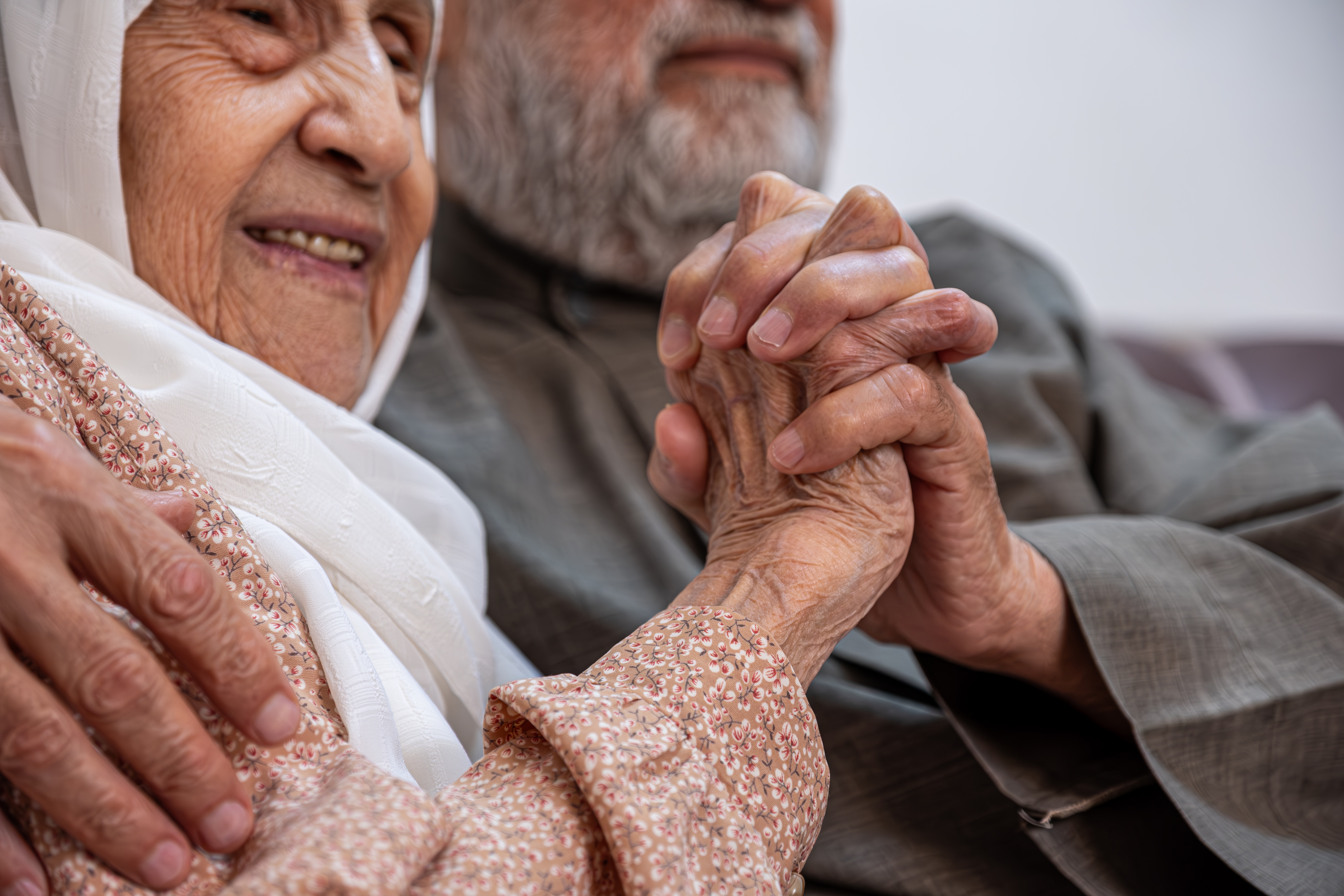برّ الوالدين من خلال الآيات 23-24 من سورة الإسراء 